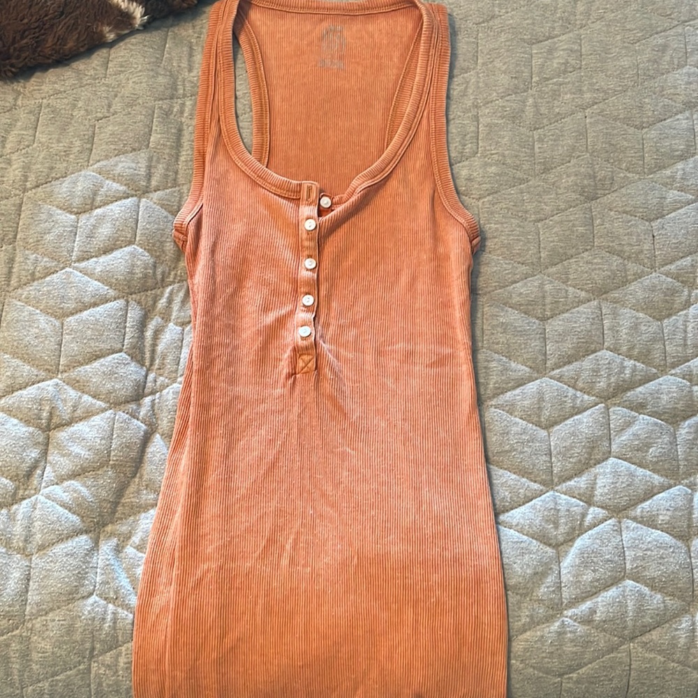 American eagle soft tank with buttons rust orange size small
